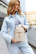 Saszetka damska na ramię wykonana ze skóry ekologicznej - Rovicky-10