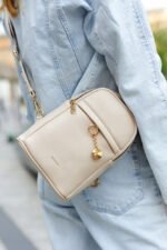 Saszetka damska na ramię wykonana ze skóry ekologicznej - Rovicky-12