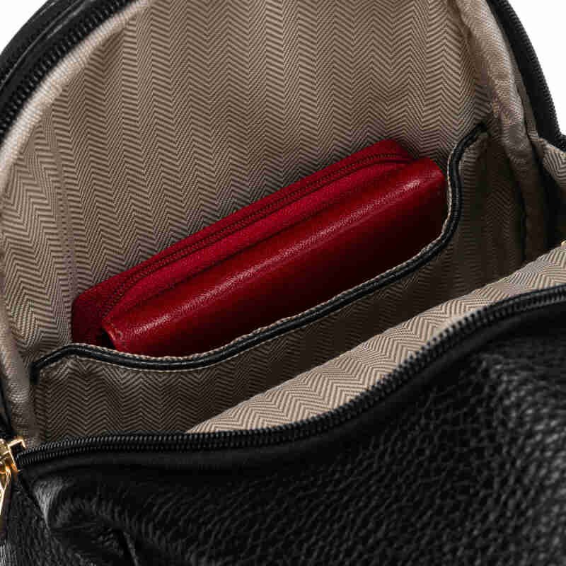 Czarna saszetka damska crossbody plecaczek na jedno ramię eko skóra Peterson-11