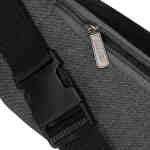 Czarna nerka miejska zapinana solidnym suwakiem-5