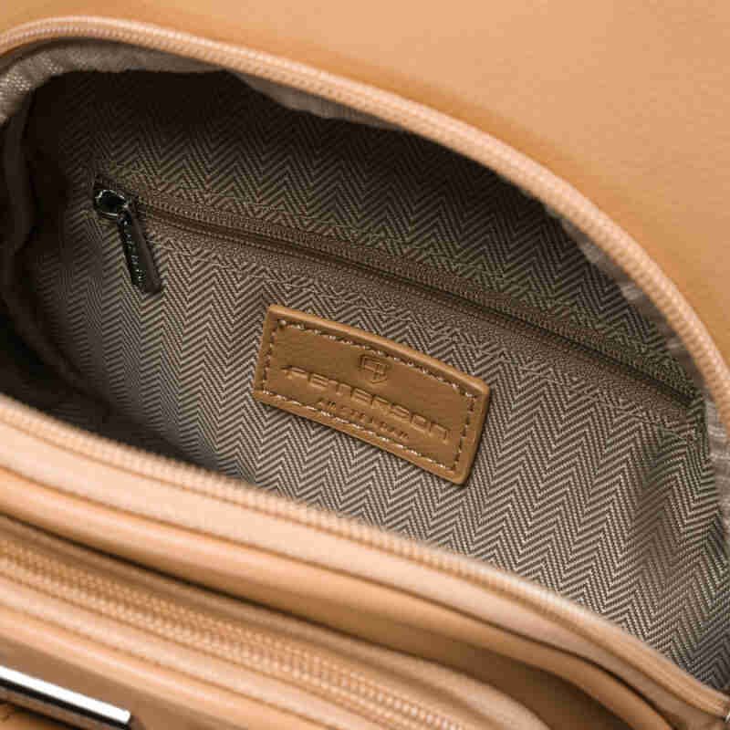 Sportowa beżowa saszetka damska na ramię nerka crossbody ze skóry ekologicznej Peterson-6