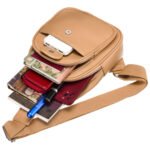 Sportowa beżowa saszetka damska na ramię nerka crossbody ze skóry ekologicznej Peterson-9