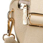 Saszetka damska w beżowym kolorze wykonana ze skóry ekologicznej, zamykana suwakiem - Peterson-9