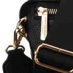 Czarna saszetka damska ze skóry ekologicznej, zamykana suwakiem i zawieszona na regulowanym pasku - Peterson-9