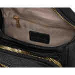 Czarna saszetka damska ze skóry ekologicznej, zamykana suwakiem i zawieszona na regulowanym pasku - Peterson-6