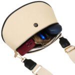 Saszetka damska w kolorze ecru z czarnymi elementami, wykonana z materiału syntetycznego - Peterson-10