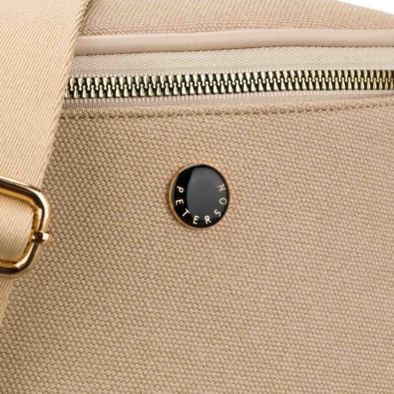 Beżowa saszetka damska zamykana suwakiem i zawieszona na regulowanym pasku - Peterson-5
