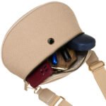 Beżowa saszetka damska zamykana suwakiem i zawieszona na regulowanym pasku - Peterson-10