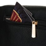 Saszetka damska ze skóry ekologicznej w czarnym kolorze, jednokomorowa - Peterson-8