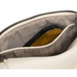 Jasnobeżowa nerka damska ze skóry ekologicznej ozdobiona ćwiekami - Peterson-7