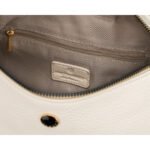 Modna, jasnobeżowa nerka damska ze skóry ekologicznej - Peterson-6