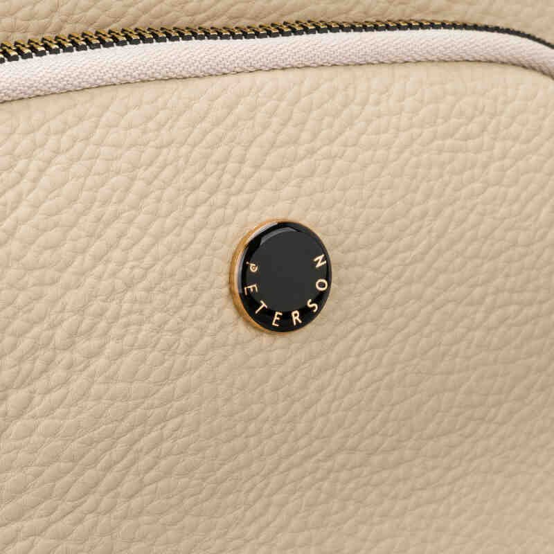 Miejska nerka damska ze skóry ekologicznej w beżowym kolorze zamykana suwakiem - Peterson-5