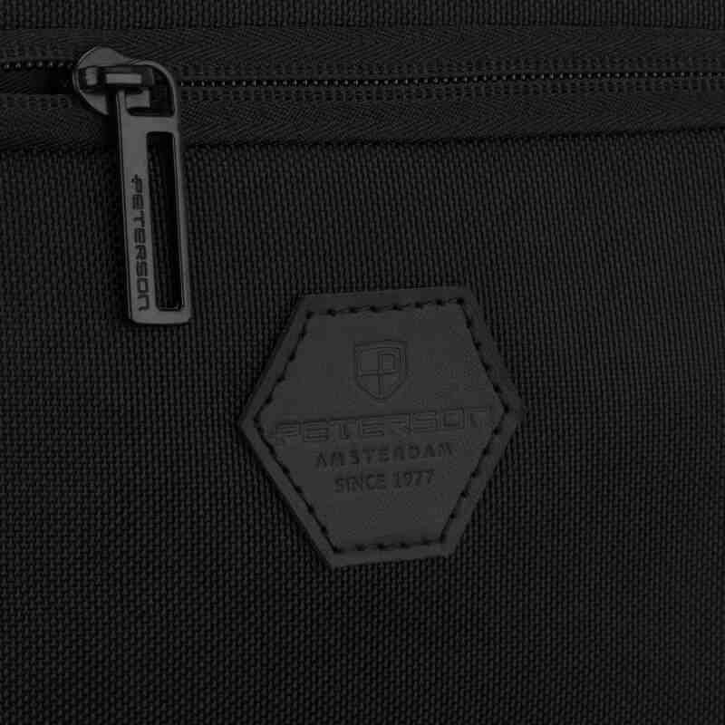 Sportowa saszetka w czarnym kolorze zamykana suwakiem, dwukomorowa - Peterson-4